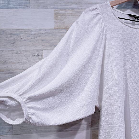 Banana Republic Textured Puff 3/4 Sleeve Top White Relaxed Fit Womens Small - Picture 3 of 7